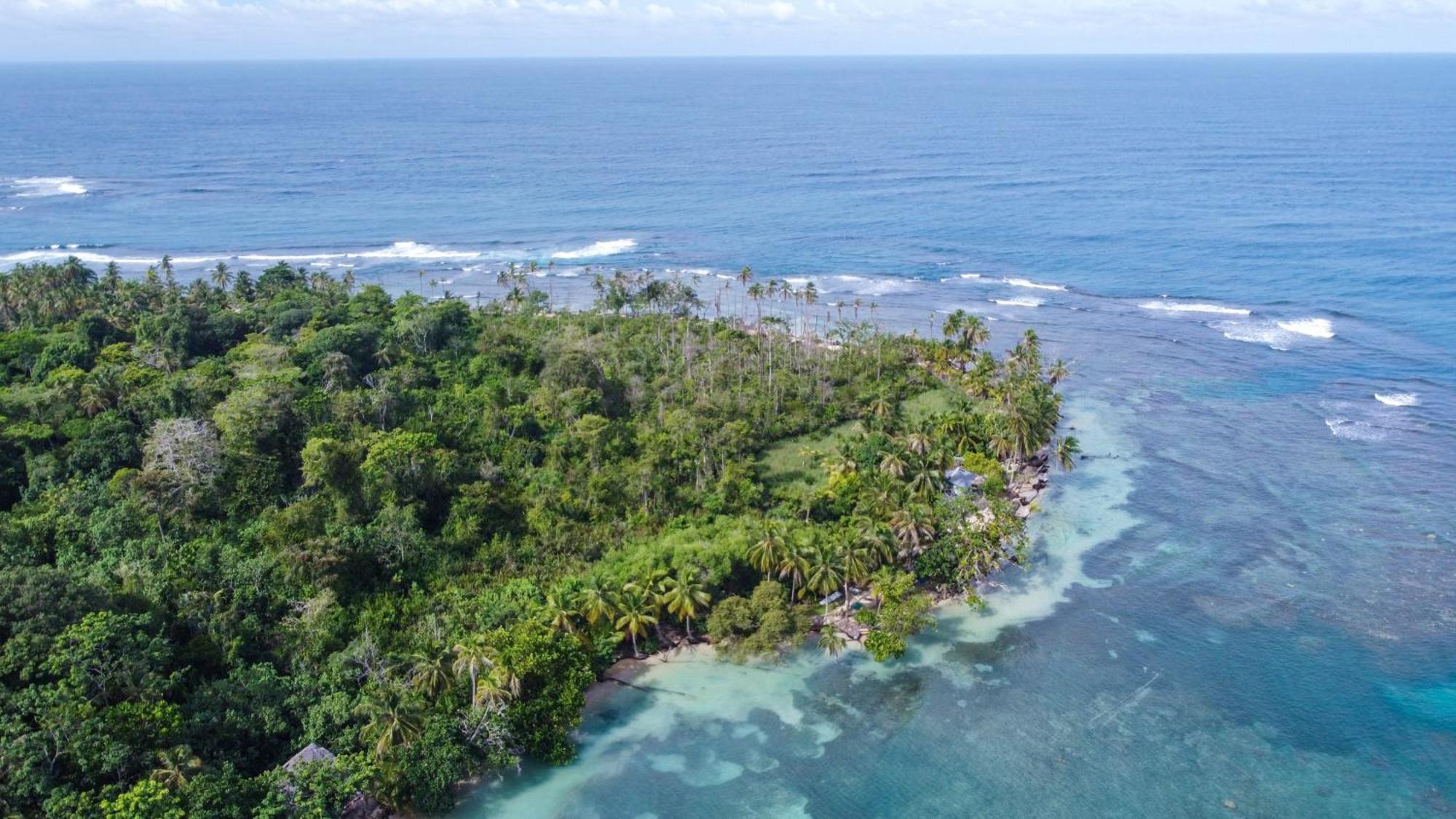 Casa Cayuco Eco-Adventure Lodge Bocas del Toro Exterior photo