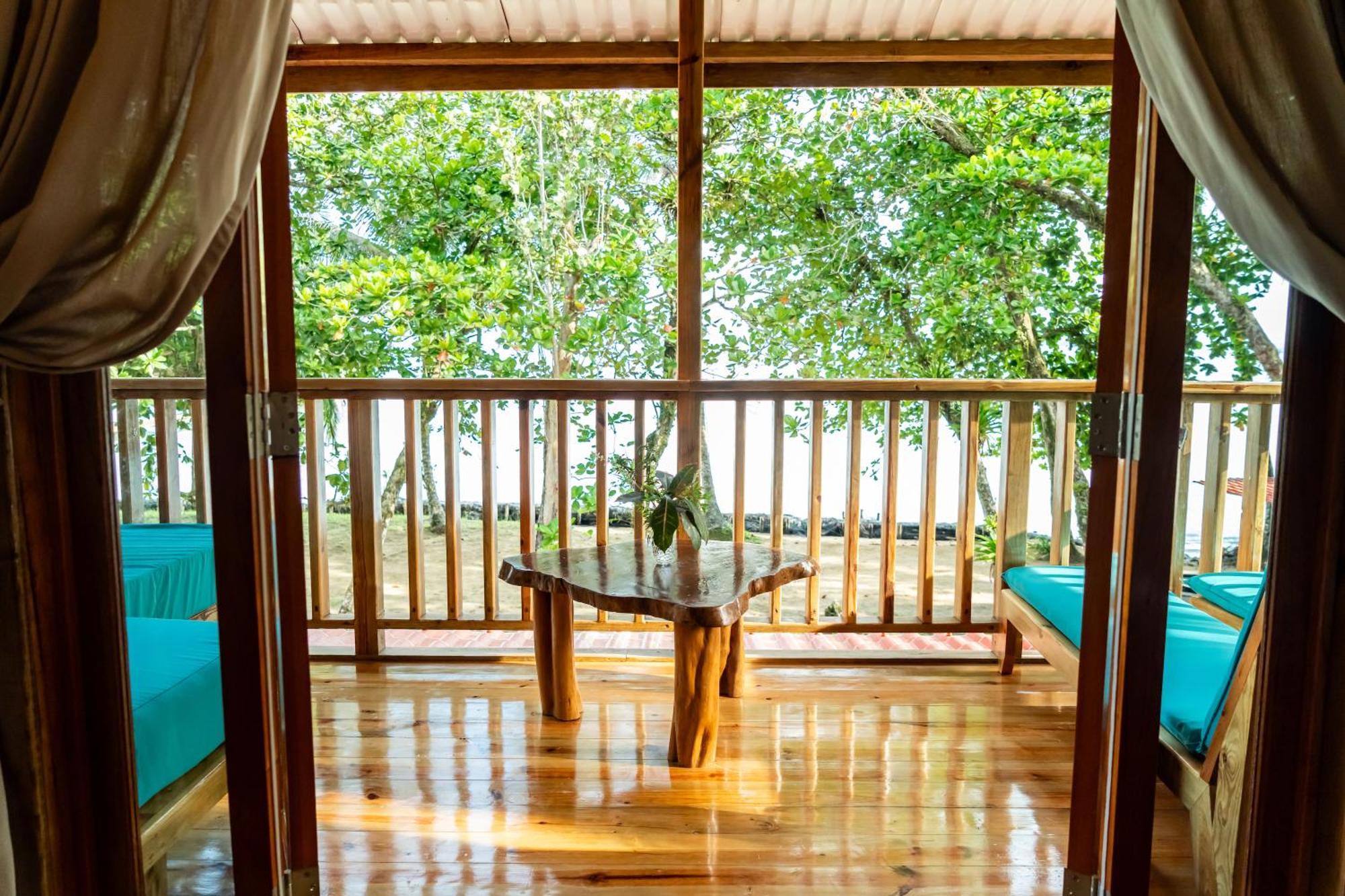 Casa Cayuco Eco-Adventure Lodge Bocas del Toro Room photo