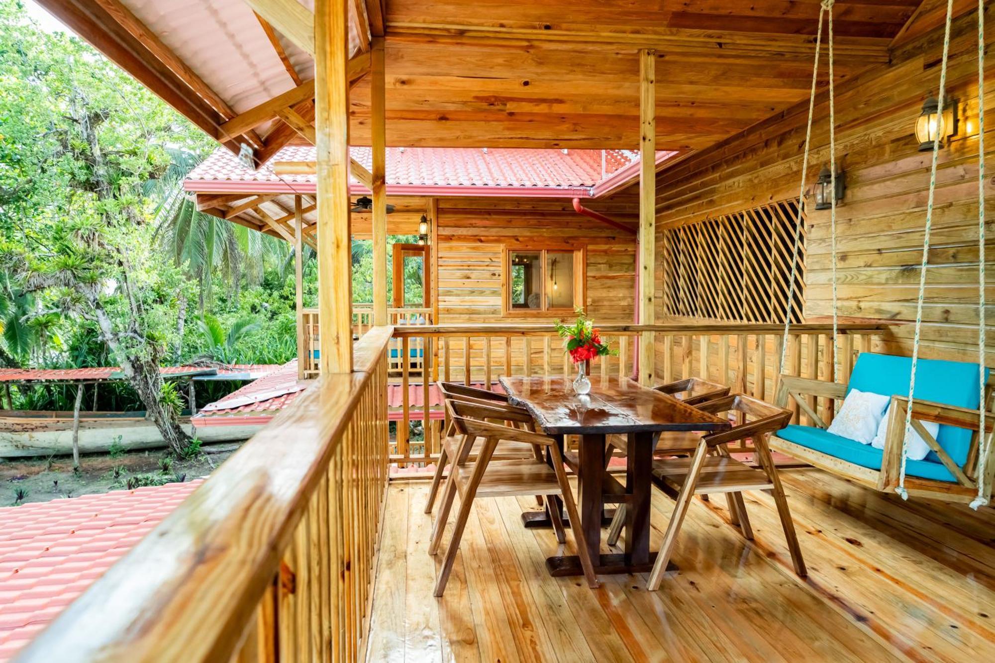 Casa Cayuco Eco-Adventure Lodge Bocas del Toro Exterior photo