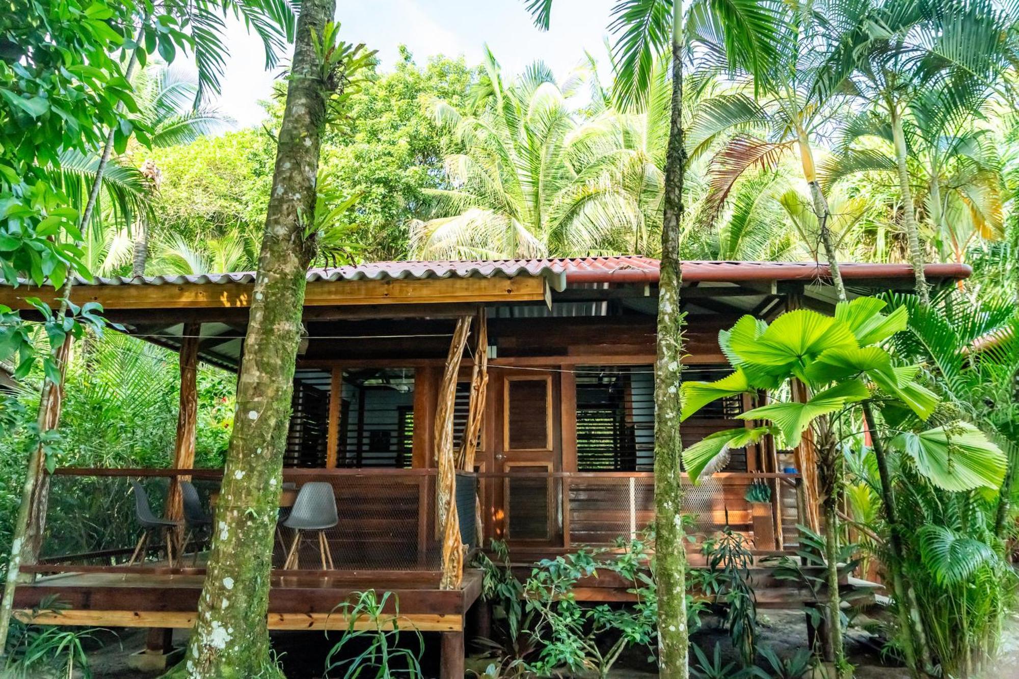 Casa Cayuco Eco-Adventure Lodge Bocas del Toro Exterior photo