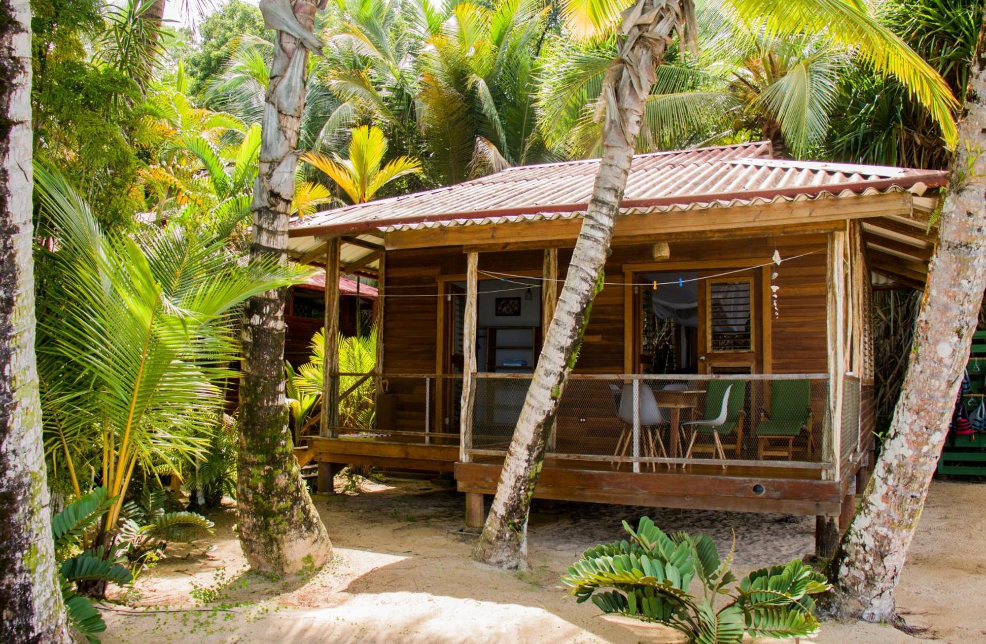 Casa Cayuco Eco-Adventure Lodge Bocas del Toro Exterior photo